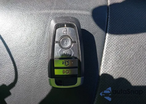 2019 Ford Fusion Energi Titanium from USA, damaged, VIN 3FA6P0SU3KR111057